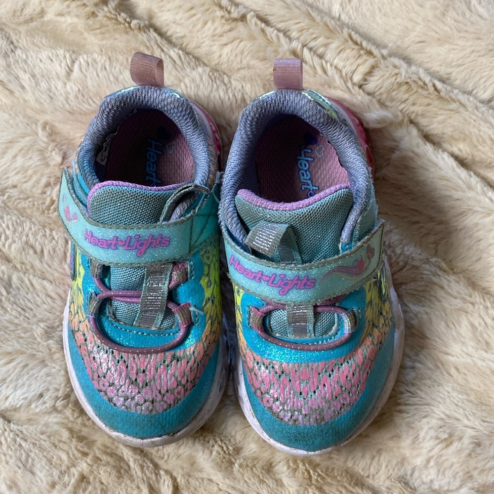 Skechers light up size 6 toddler girls
